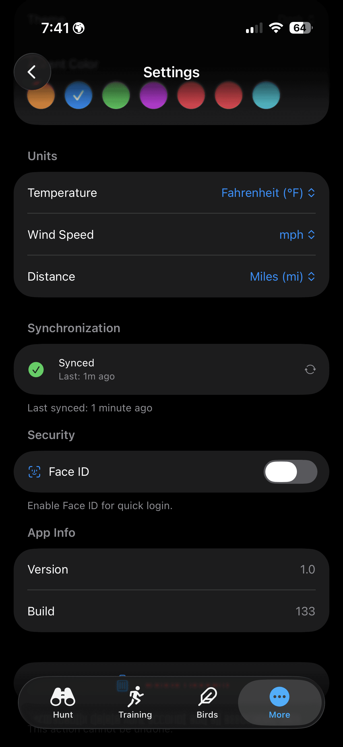 Configuración de FalconryLab mostrando preferencias de notificaciones y datos